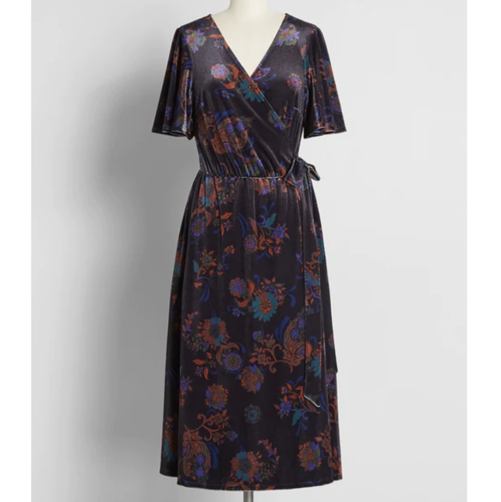Modcloth Timeless Embrace Velvet Midi Dress - with pockets!!!